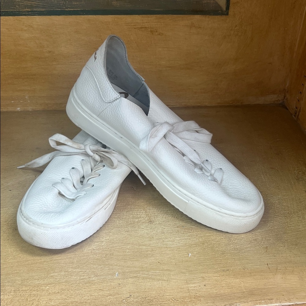 Sam‎ Edelman White Textured Sneakers